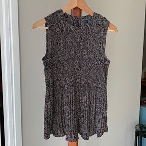 Adrianna Papell Sleeveless Pleated Blouse - M